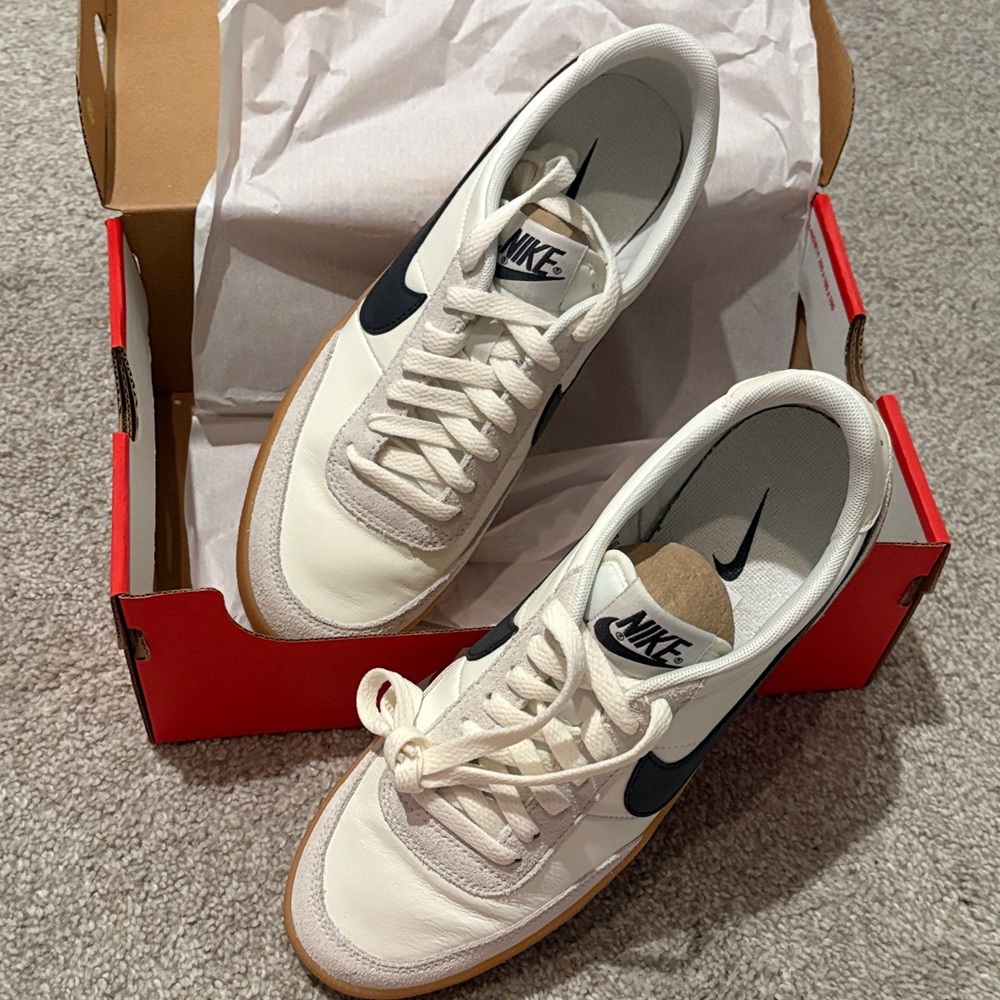Nike Men's Cream and Black Sneakers